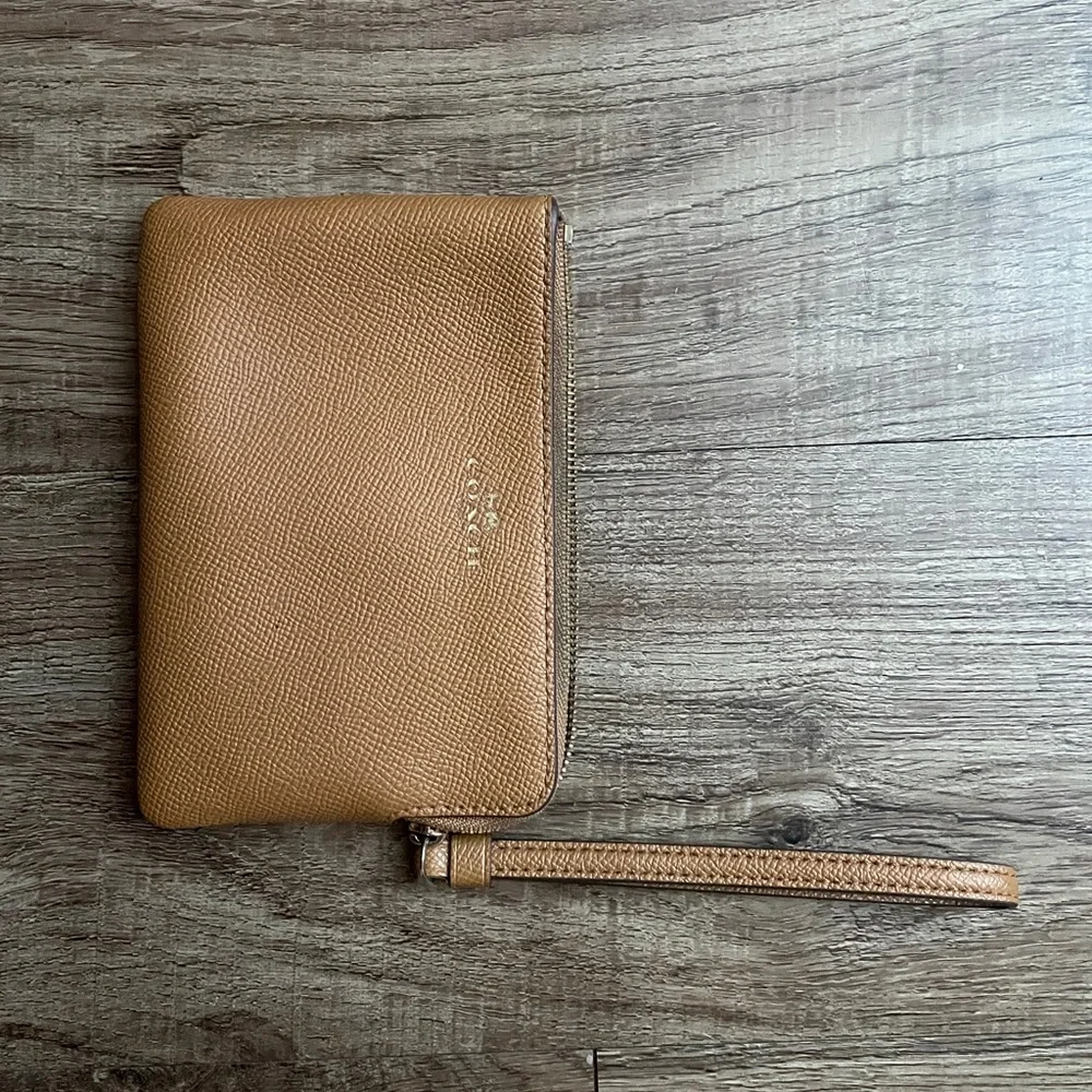 COACH Wristlet - Picture 7 of 7